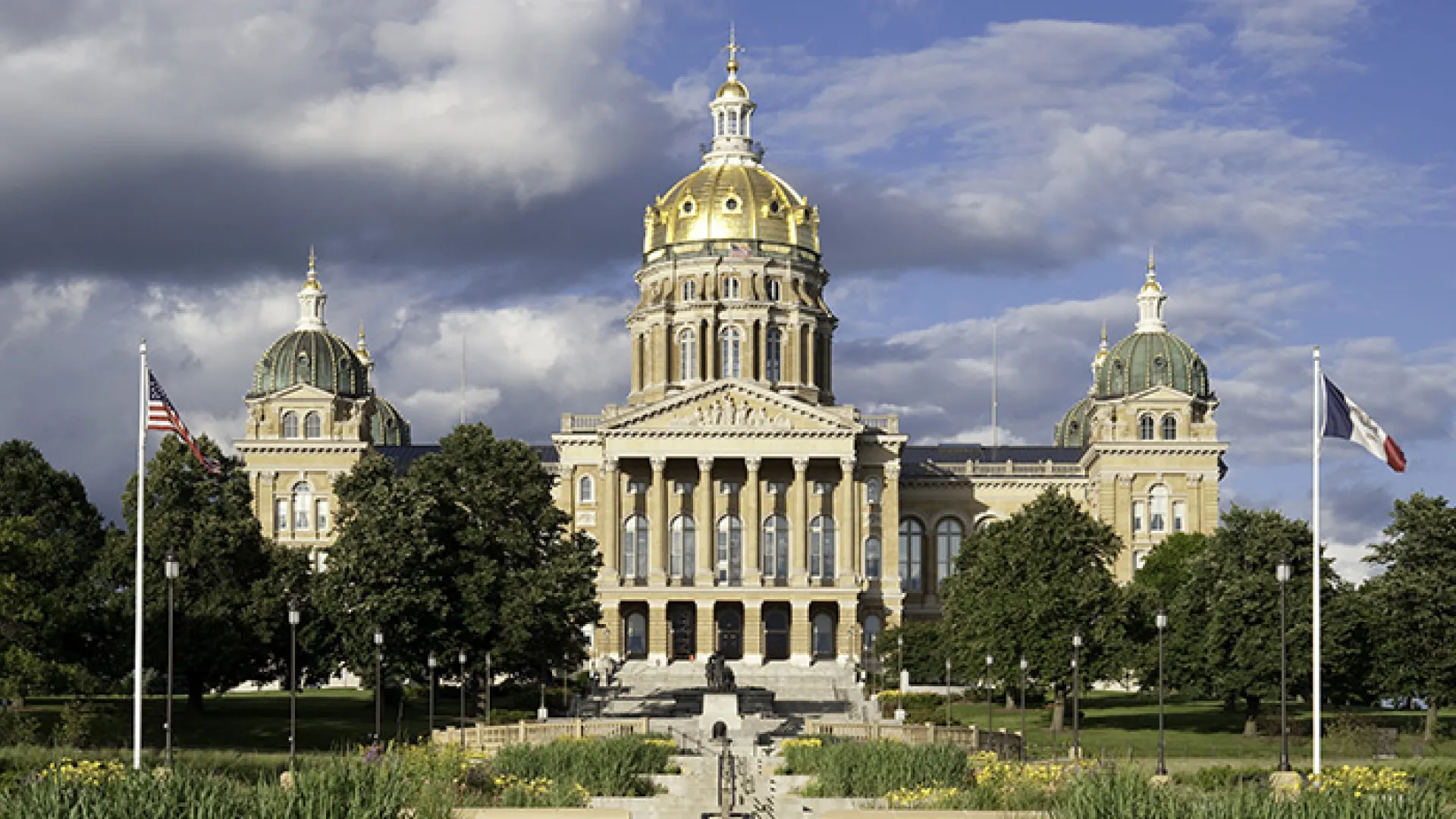 Iowa state capitol building