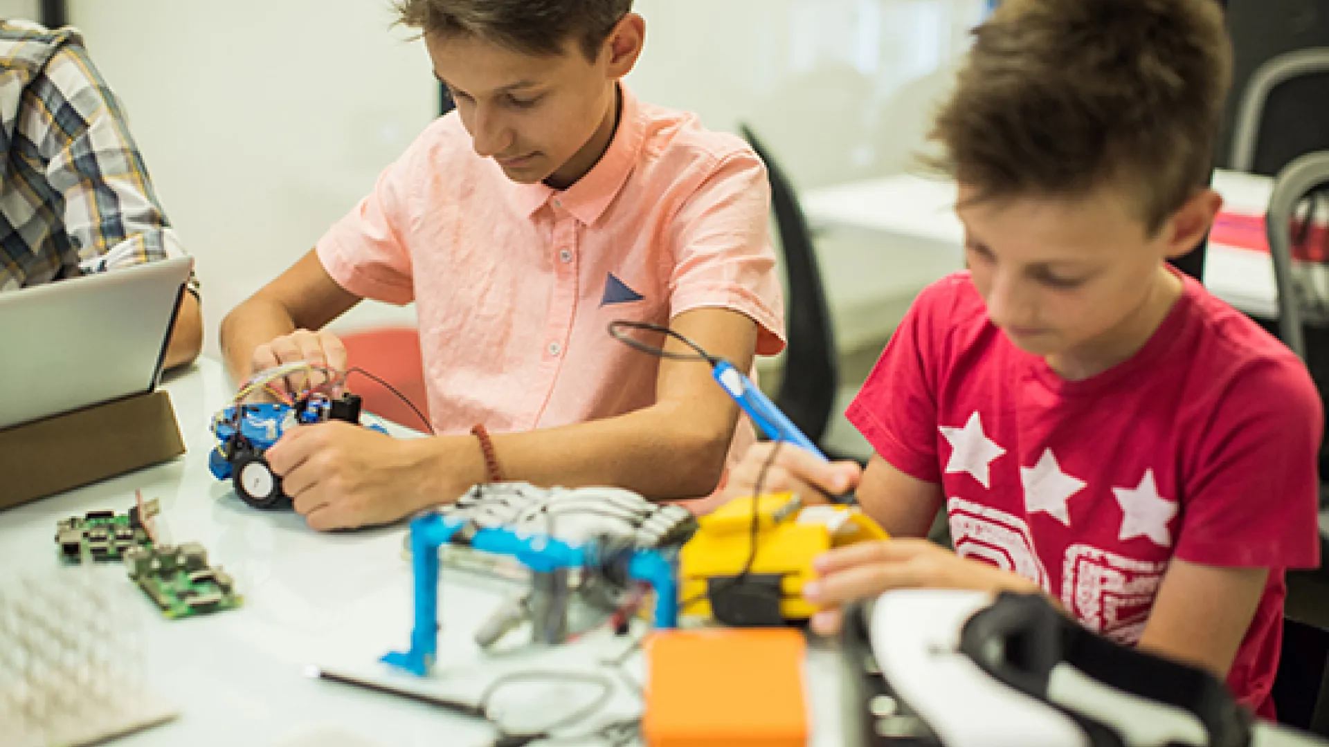 Kids working together in an afterschool tech program