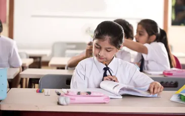 Children learning India
