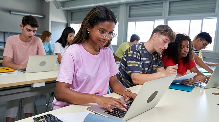 High school students in computer science class