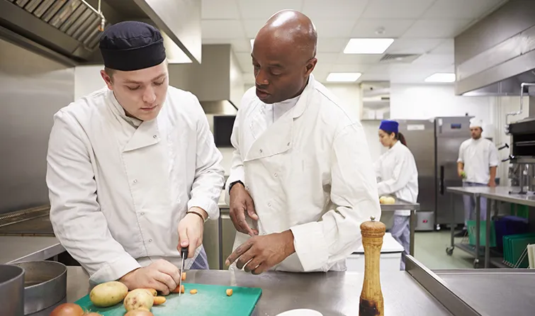 Chef trainee and supervisor