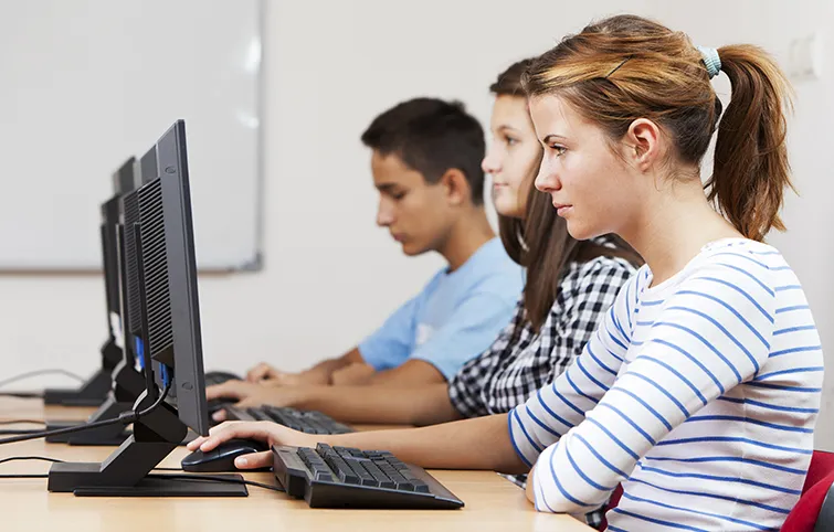 High school students in computer science class