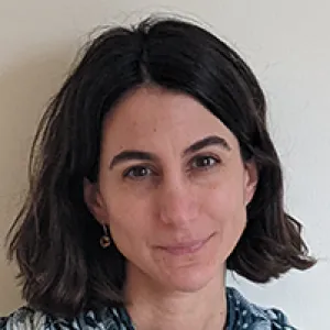 Rosa Castro-Zarzur headshot