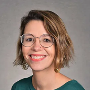 Paula Dias headshot