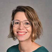 Paula Dias headshot