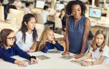 Students with iPads 