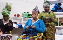African women knitting